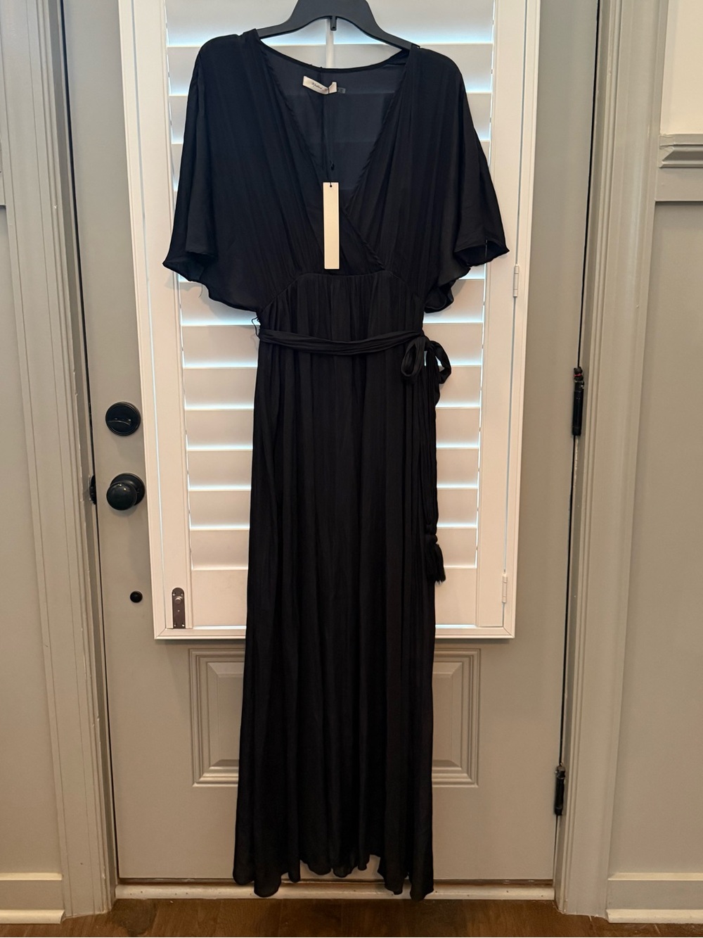 NWT Mustard Seed Black V-Neck Maxi Dress with Waist Tie size medium